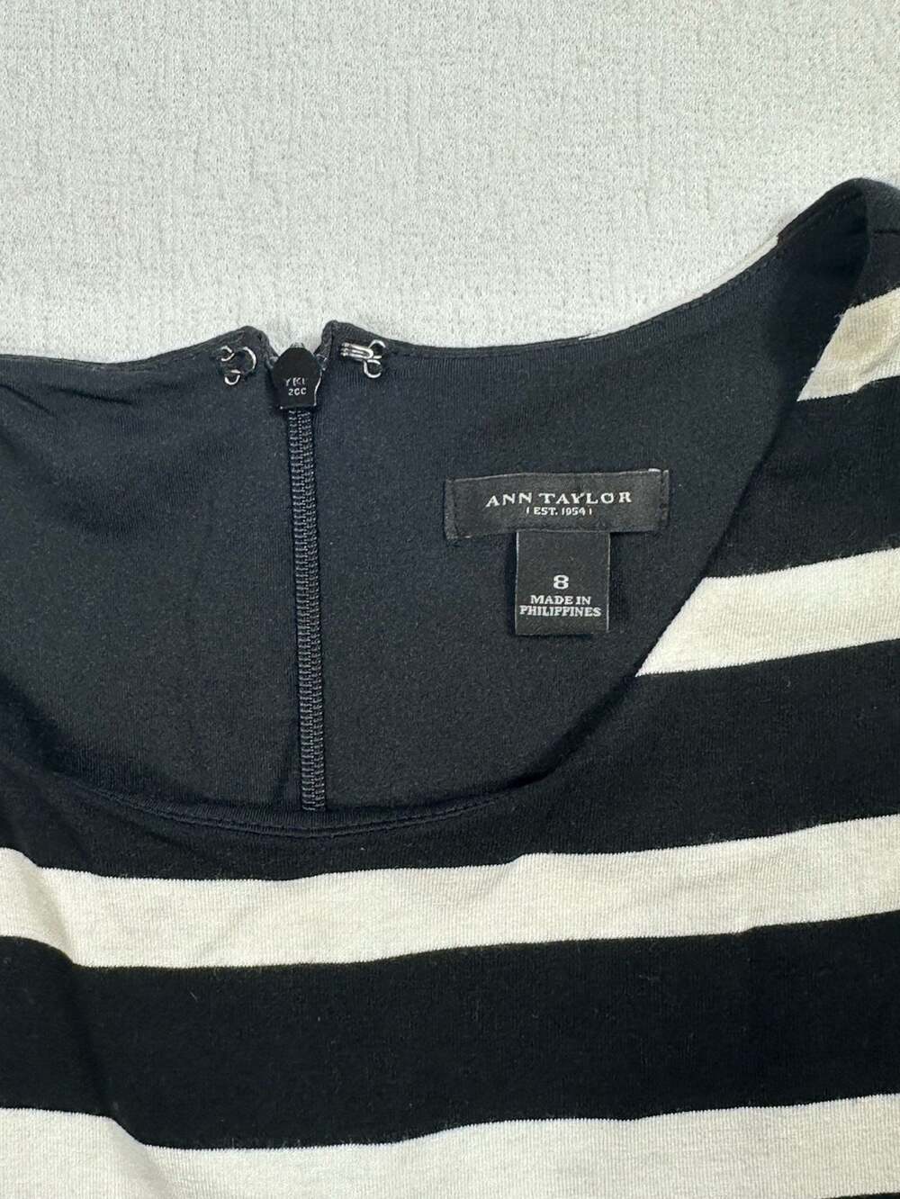 Ann Taylor Black & Cream Striped Sleeveless Sharkbite Dress Size 8 - Picture 7 of 8